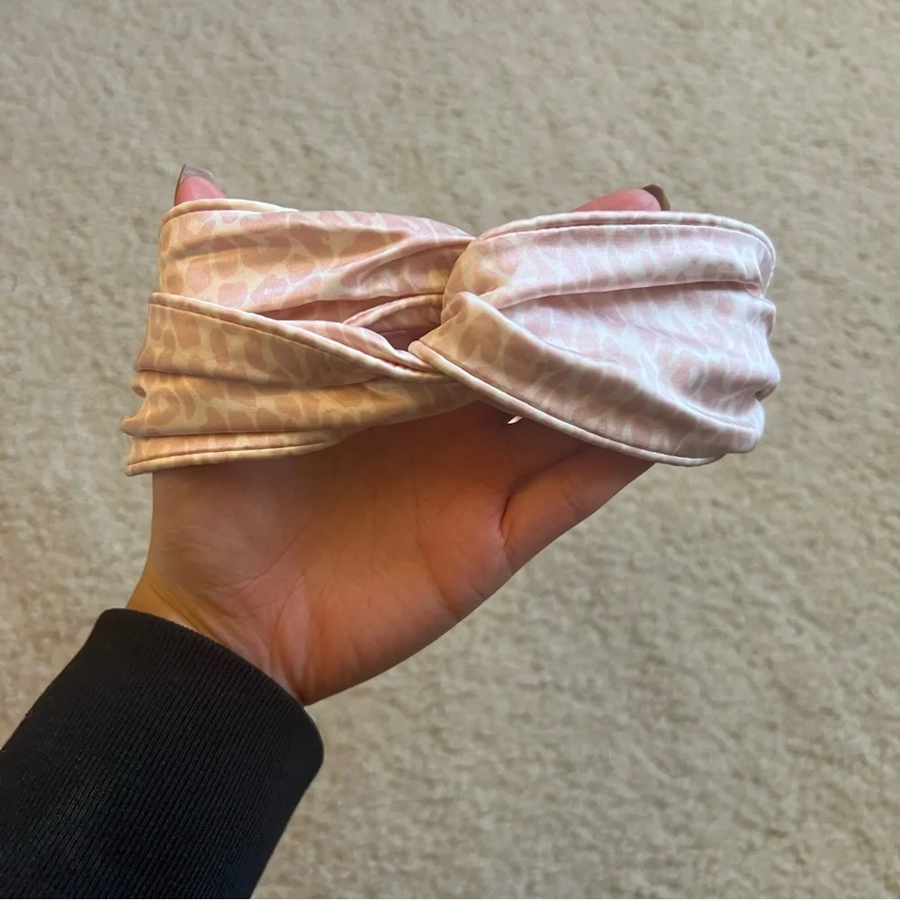 SLIP Pure Silk Twist Headband PINK + WHITE LEOPARD 1 piece - Picture 3 of 5